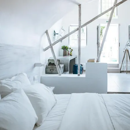 The Museum Project 4* Oia