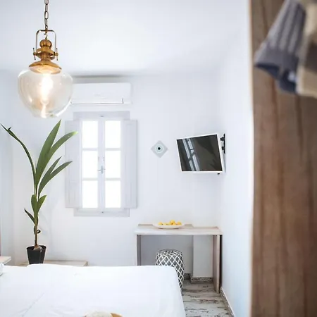The Museum Project Hotel Oia (Santorini)