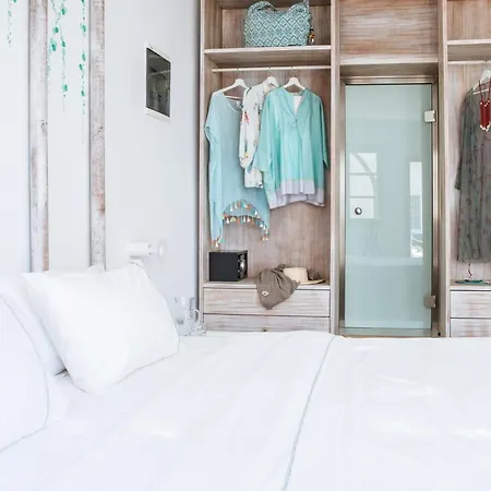 The Museum Project Hotel Oia (Santorini)