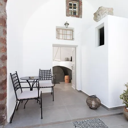 The Museum Project 4* Oia (Santorini)