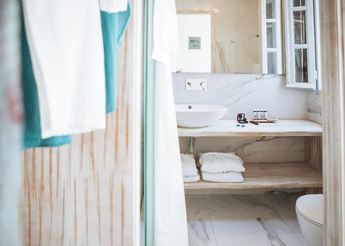 The Museum Project Hotel Oia (Santorini)