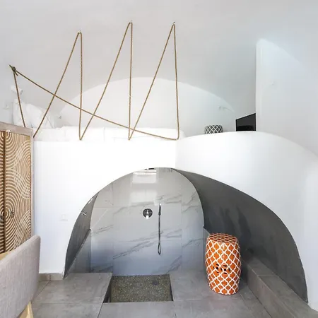 The Museum Project 4* Oia